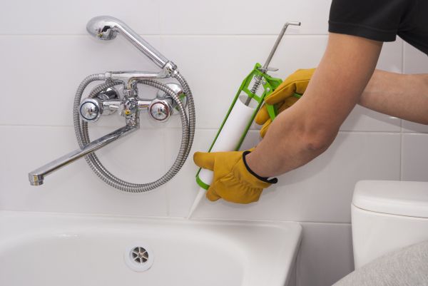 Bathtub Caulking in Goshen