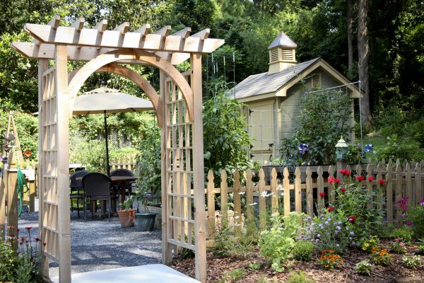 Trellis Mounting in Goshen